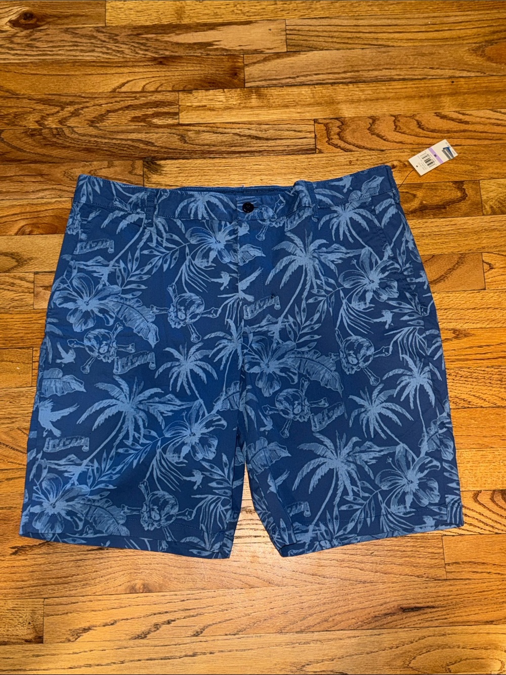 Izod sandbar printed cobalt Blue Tropical Print classic fit Shorts size 38. NWT